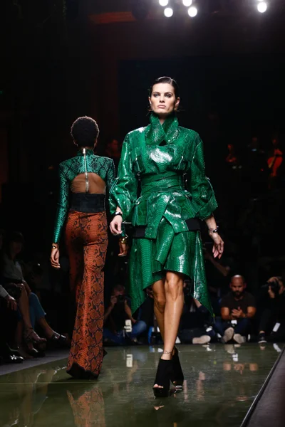 Look 24